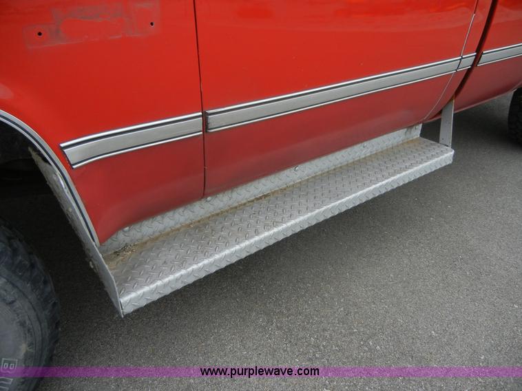 image for item 2361 1984 GMC K1500 High Sierra pickup truck