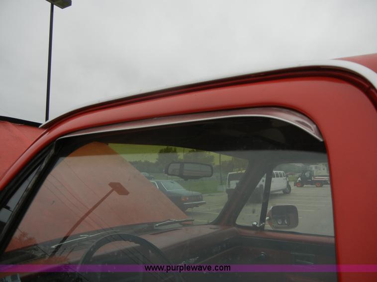 image for item 2361 1984 GMC K1500 High Sierra pickup truck