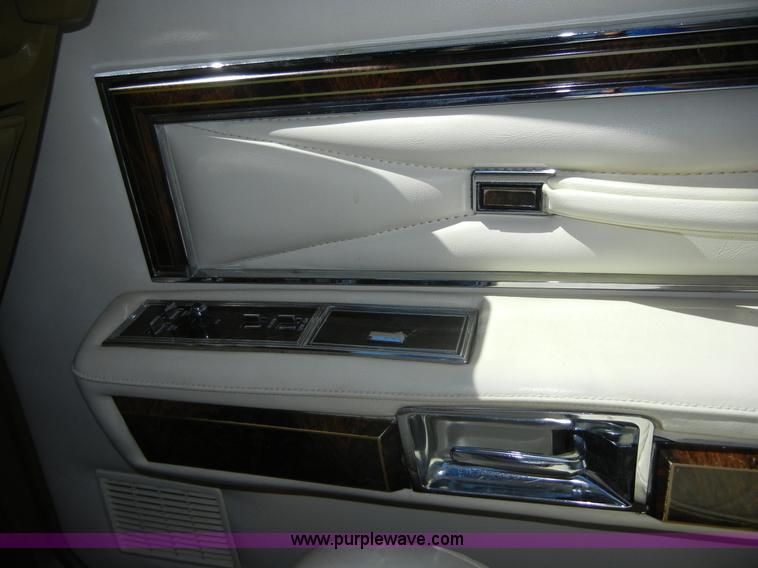 image for item 2363 1979 Lincoln Continental