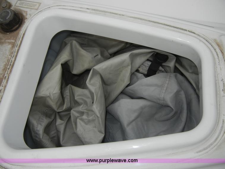 image for item 2364 1999 Polaris Genesis jet ski with trailer