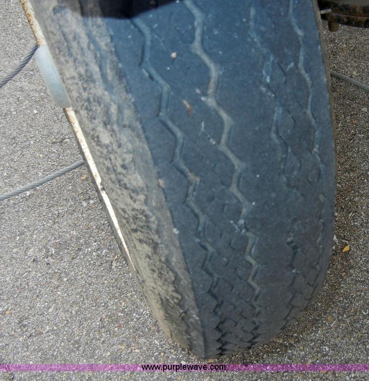 image for item 2364 1999 Polaris Genesis jet ski with trailer