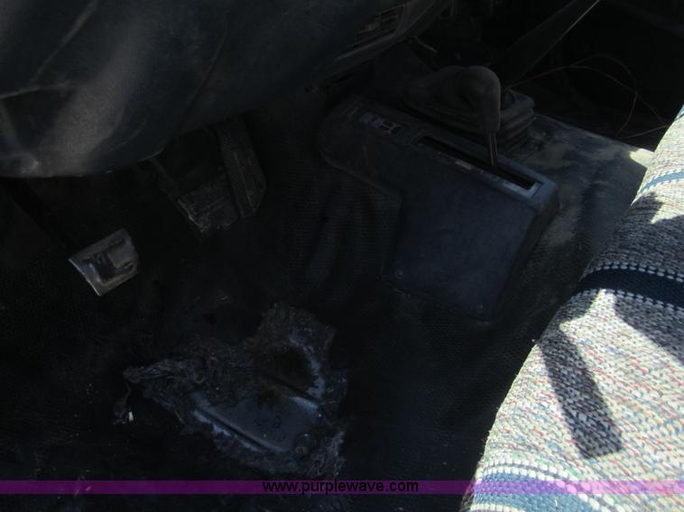 image for item 3057 1996 Chevrolet K3500 crew cab pickup truck