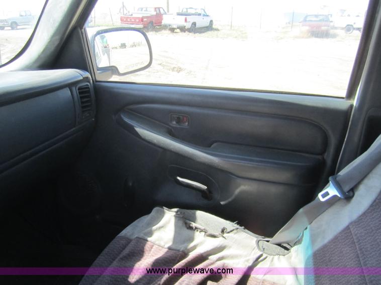 image for item 3064 2002 Chevrolet Silverado K2500HD extended cab pickup truck