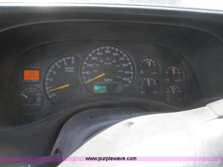 image for item 3064 2002 Chevrolet Silverado K2500HD extended cab pickup truck