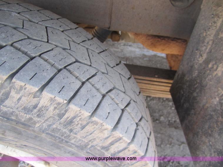 image for item 3064 2002 Chevrolet Silverado K2500HD extended cab pickup truck