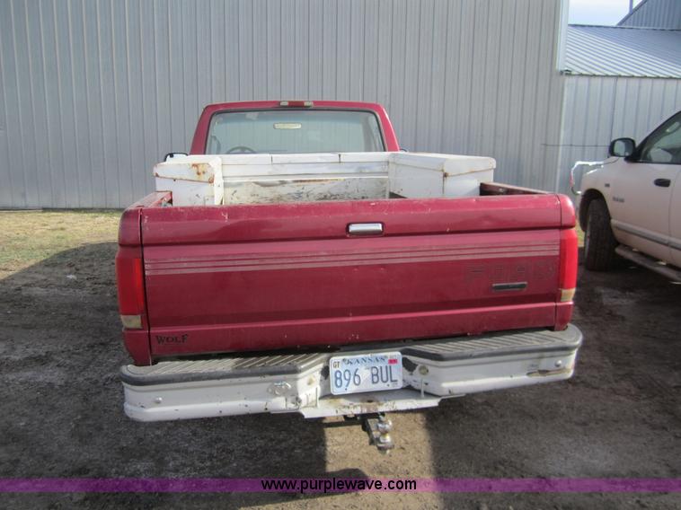 image for item 3065 1995 Ford F150 pickup truck