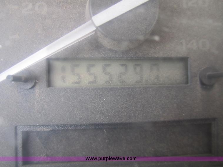 image for item 3065 1995 Ford F150 pickup truck