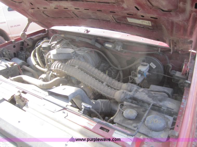 image for item 3065 1995 Ford F150 pickup truck