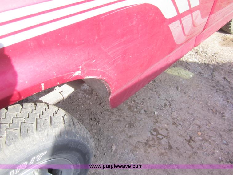 image for item 3065 1995 Ford F150 pickup truck