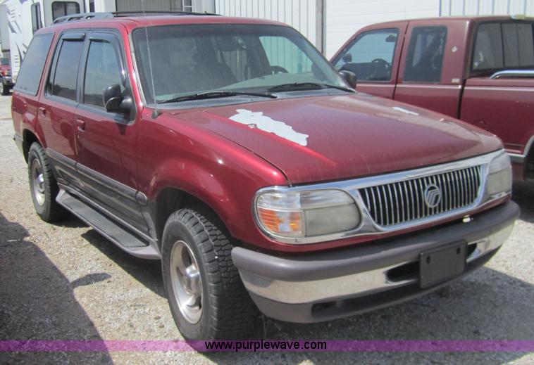image for item 3069 1997 Mercury Mountaineer SUV
