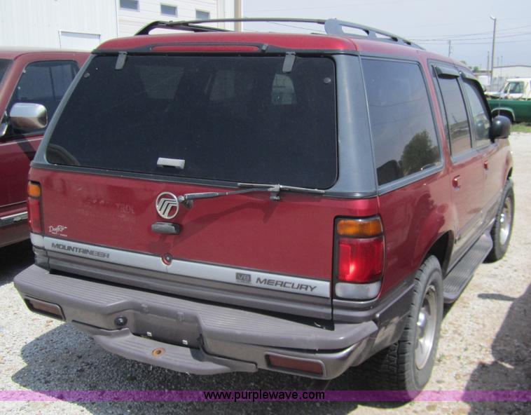 image for item 3069 1997 Mercury Mountaineer SUV