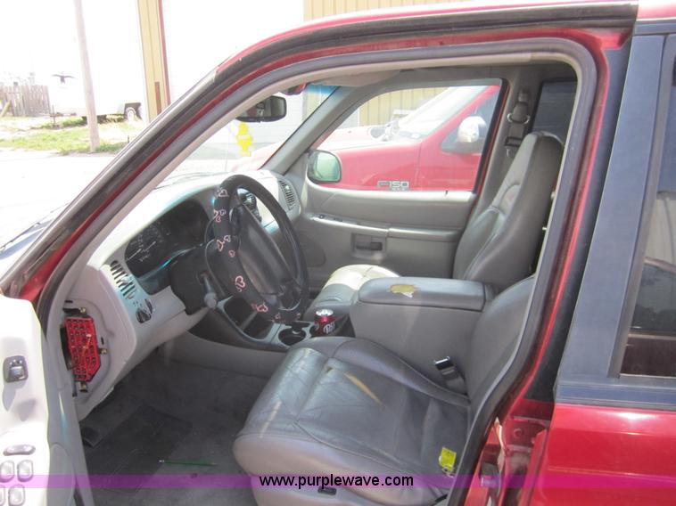 image for item 3069 1997 Mercury Mountaineer SUV