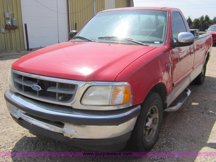 image for item 3070 1997 Ford F150 pickup truck