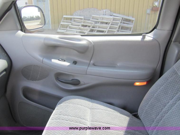 image for item 3070 1997 Ford F150 pickup truck