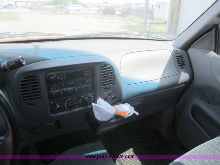 image for item 3070 1997 Ford F150 pickup truck