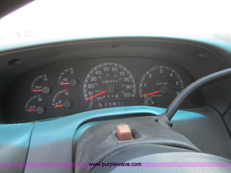 image for item 3070 1997 Ford F150 pickup truck