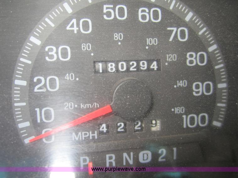 image for item 3070 1997 Ford F150 pickup truck