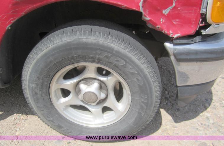 image for item 3070 1997 Ford F150 pickup truck