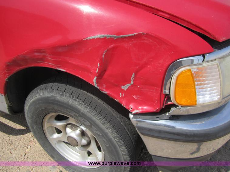 image for item 3070 1997 Ford F150 pickup truck