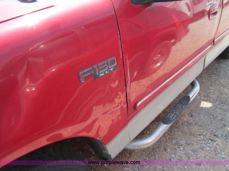 image for item 3070 1997 Ford F150 pickup truck