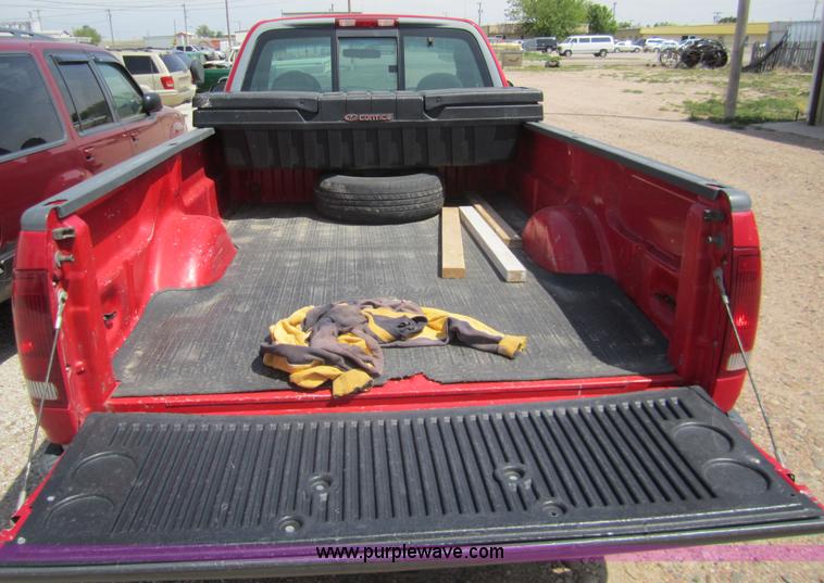 image for item 3070 1997 Ford F150 pickup truck