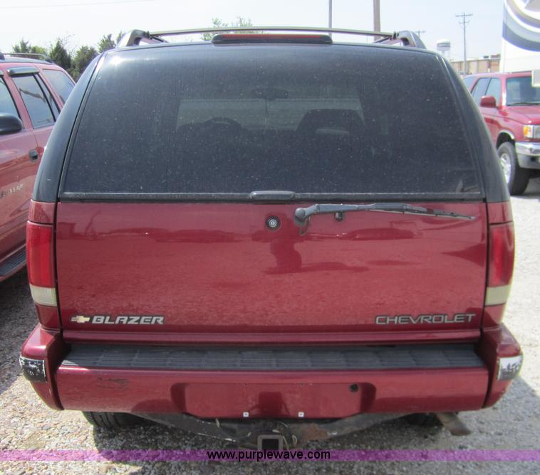 image for item 3072 1996 Chevrolet Blazer SUV