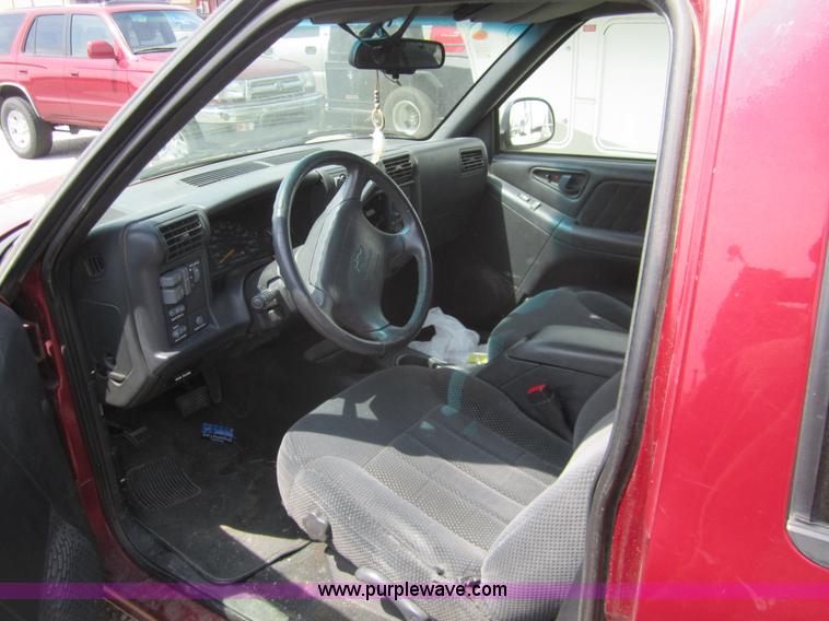 image for item 3072 1996 Chevrolet Blazer SUV