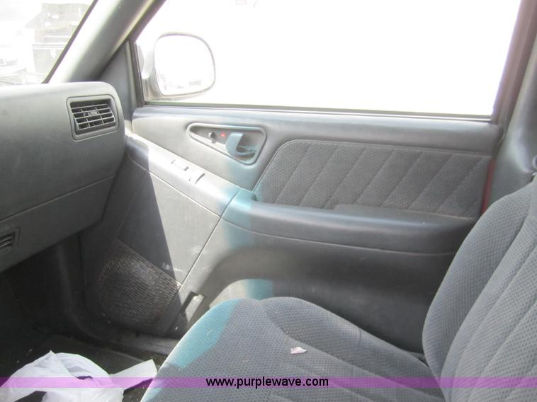 image for item 3072 1996 Chevrolet Blazer SUV