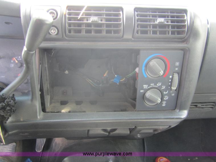 image for item 3072 1996 Chevrolet Blazer SUV