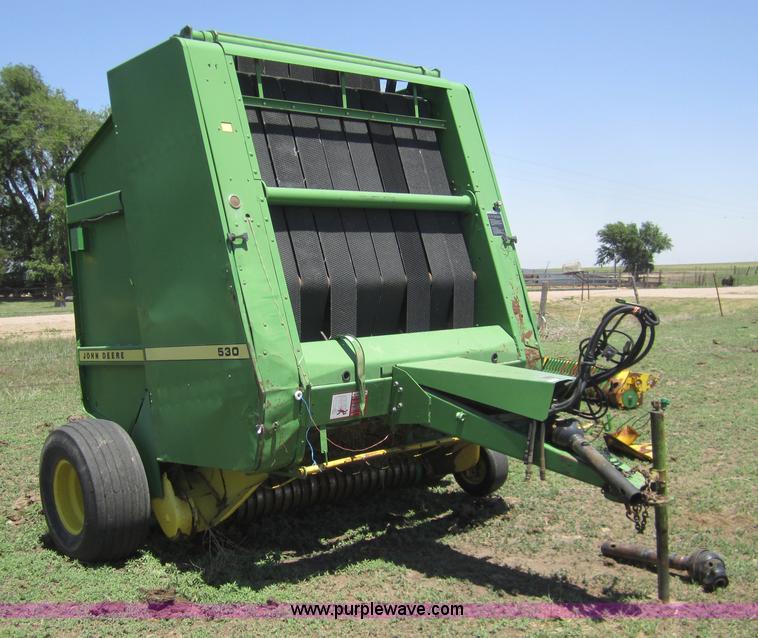 image for item 3137 1984 John Deere 530 round baler