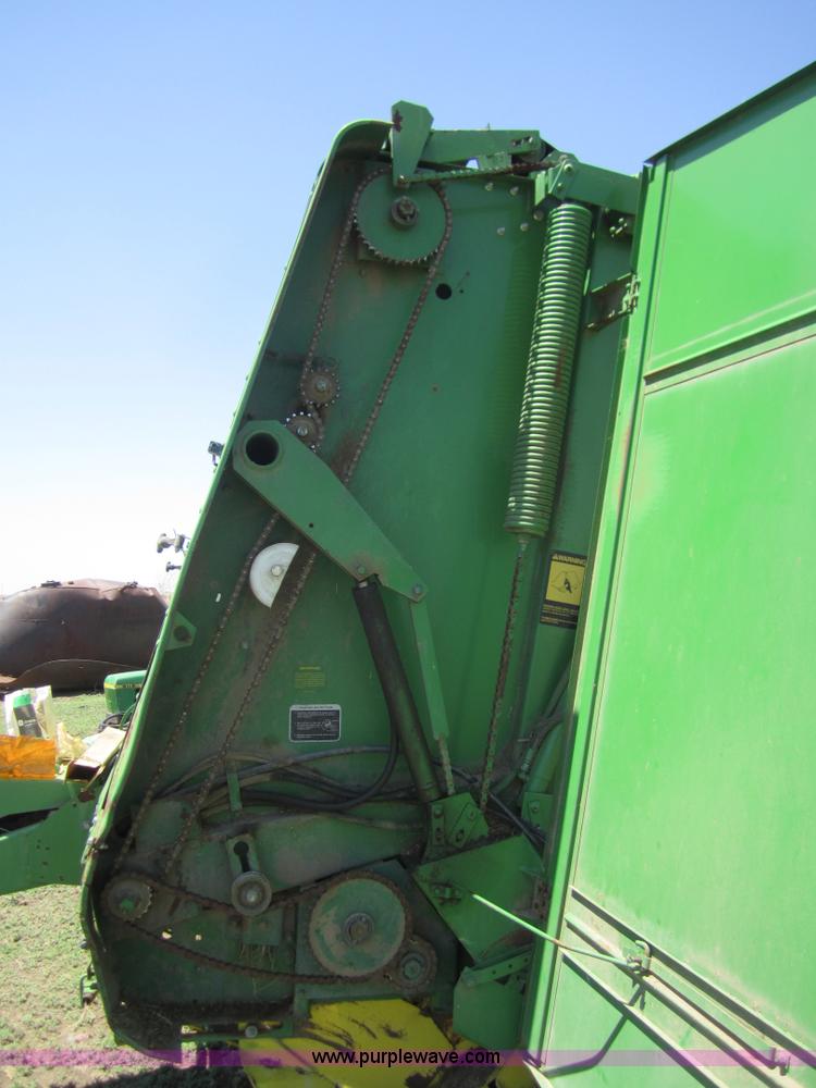 image for item 3137 1984 John Deere 530 round baler
