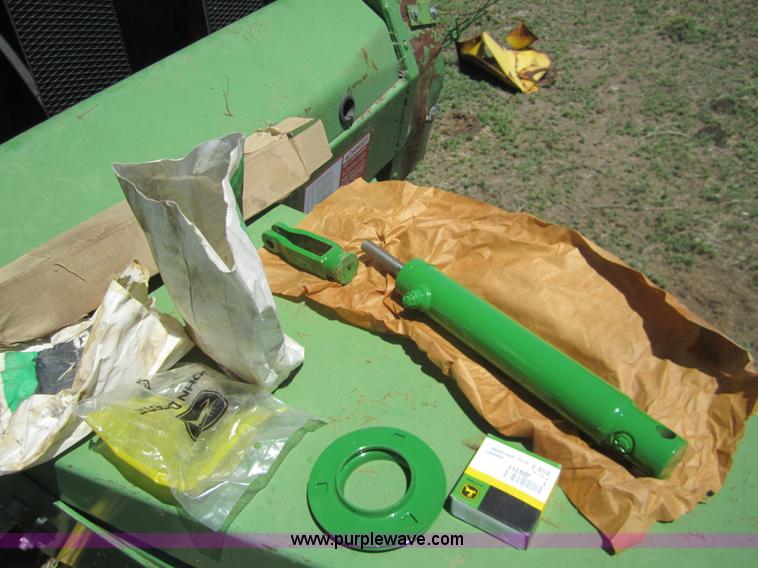 image for item 3137 1984 John Deere 530 round baler