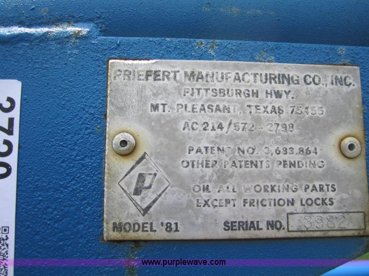 image for item 3720 Priefert 6' cattle chute