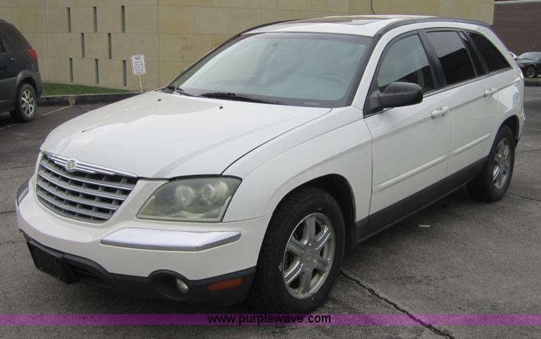 image for item 3738 2004 Chrysler Pacifica SUV