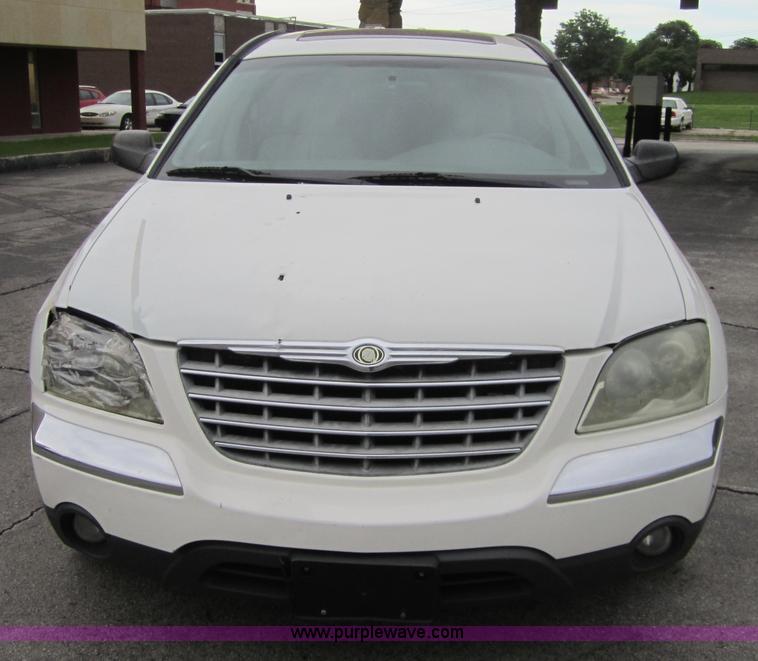 image for item 3738 2004 Chrysler Pacifica SUV