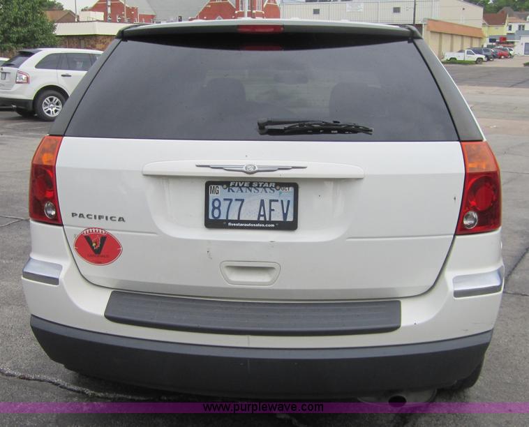 image for item 3738 2004 Chrysler Pacifica SUV