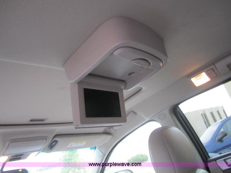 image for item 3738 2004 Chrysler Pacifica SUV