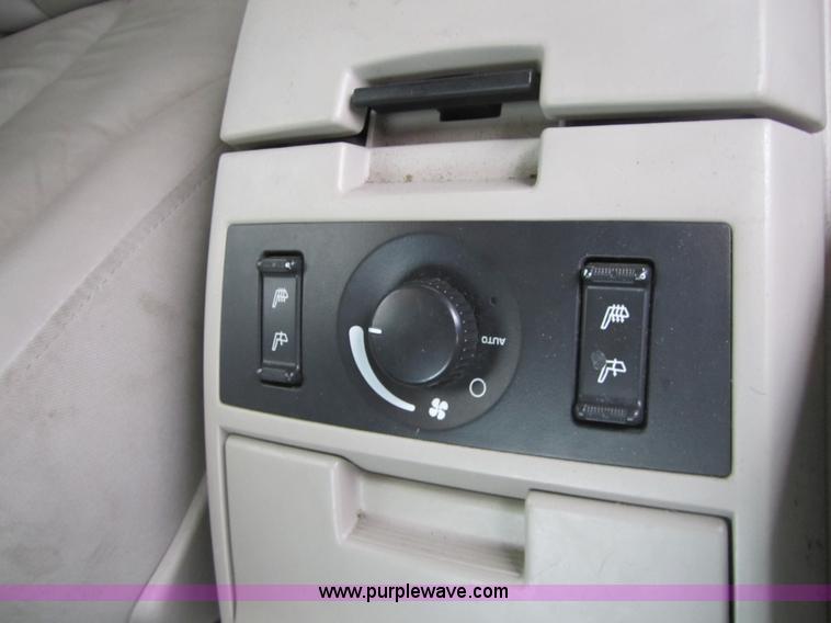 image for item 3738 2004 Chrysler Pacifica SUV