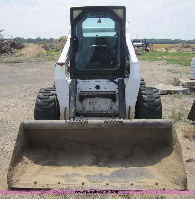 image for item 3762 2002 Bobcat S250 skid steer