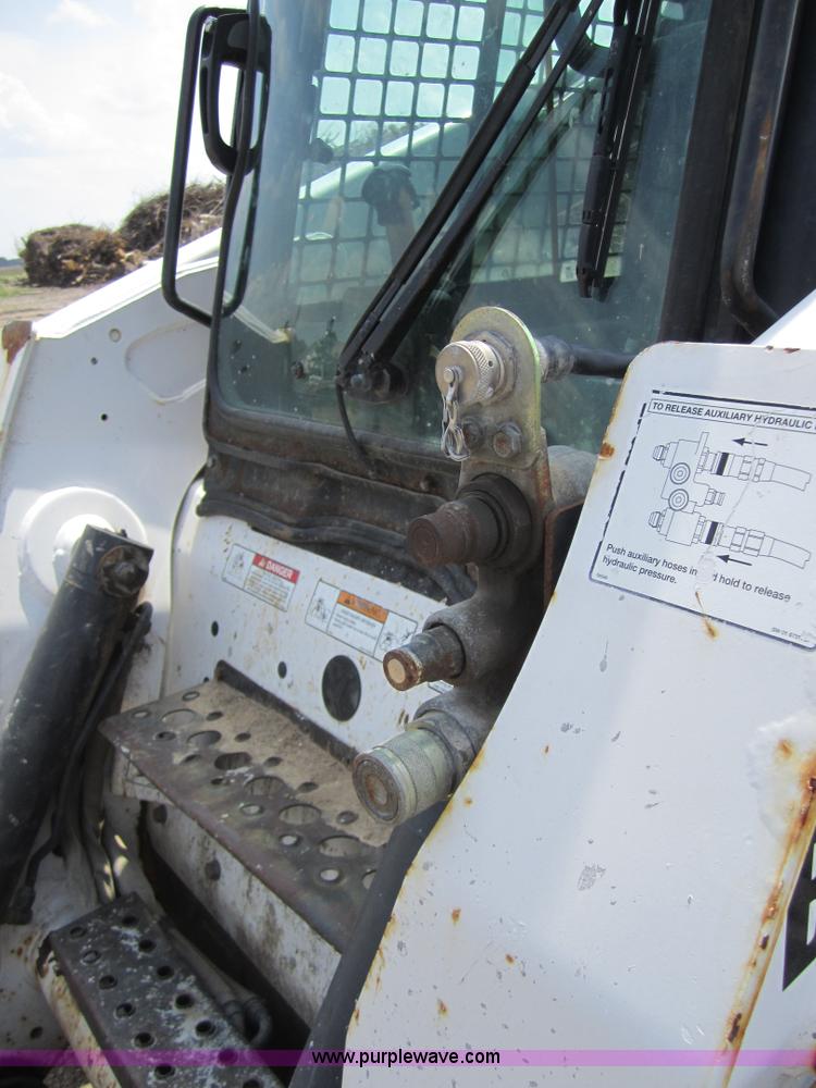 image for item 3762 2002 Bobcat S250 skid steer