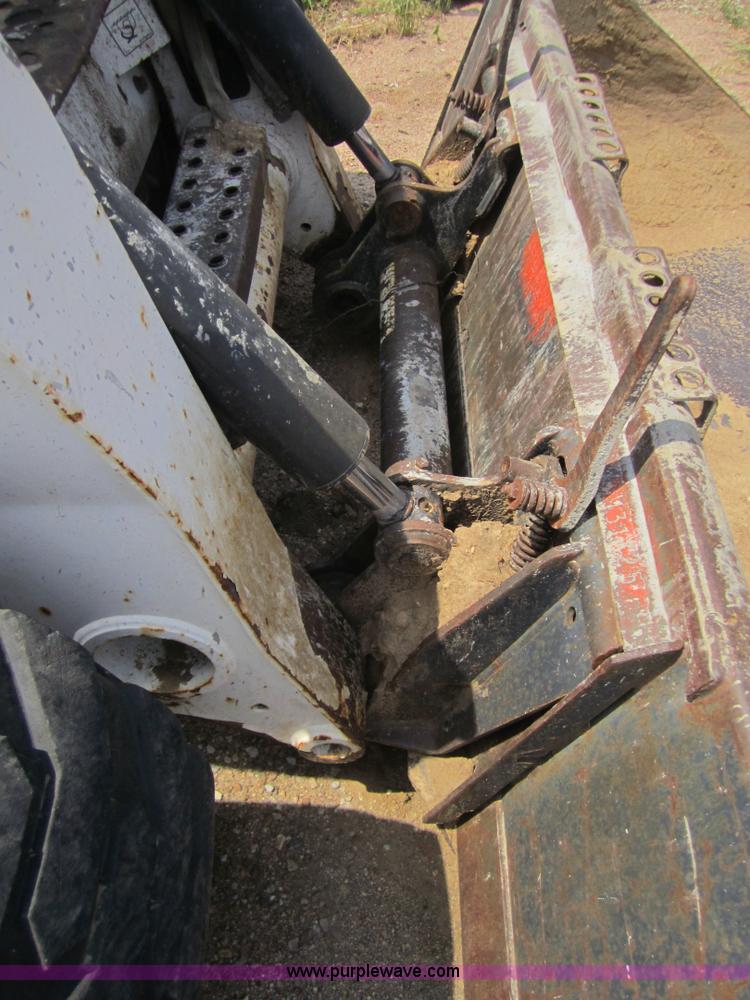 image for item 3762 2002 Bobcat S250 skid steer