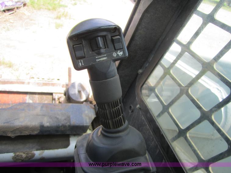 image for item 3762 2002 Bobcat S250 skid steer