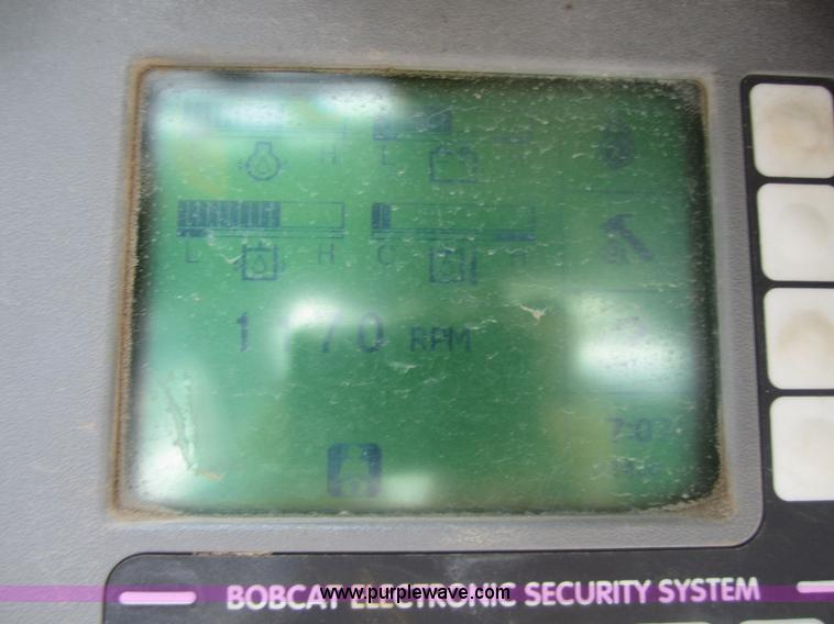 image for item 3762 2002 Bobcat S250 skid steer