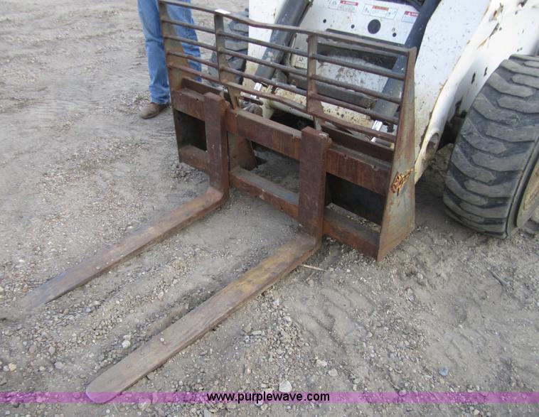 image for item 3762 2002 Bobcat S250 skid steer