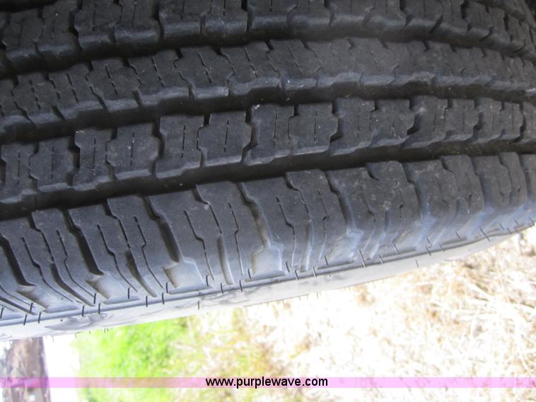 image for item 3765 2004 Hillsboro goose neck trailer