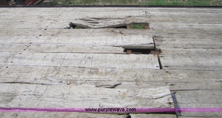 image for item 3765 2004 Hillsboro goose neck trailer