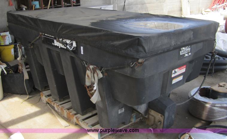 image for item 3767 Buyers Salt Dog poly hopper