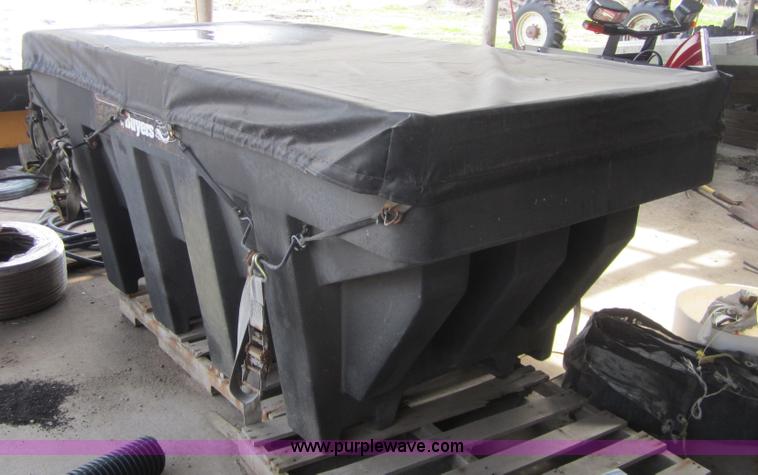 image for item 3767 Buyers Salt Dog poly hopper