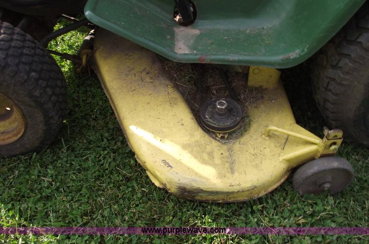 image for item 5556 John Deere 212 lawn mower