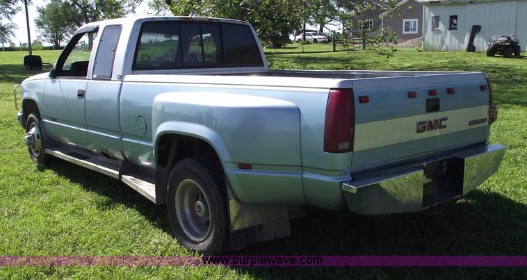 image for item 5583 1989 GMC C3500 Sierra SLE extended cab pickup truck